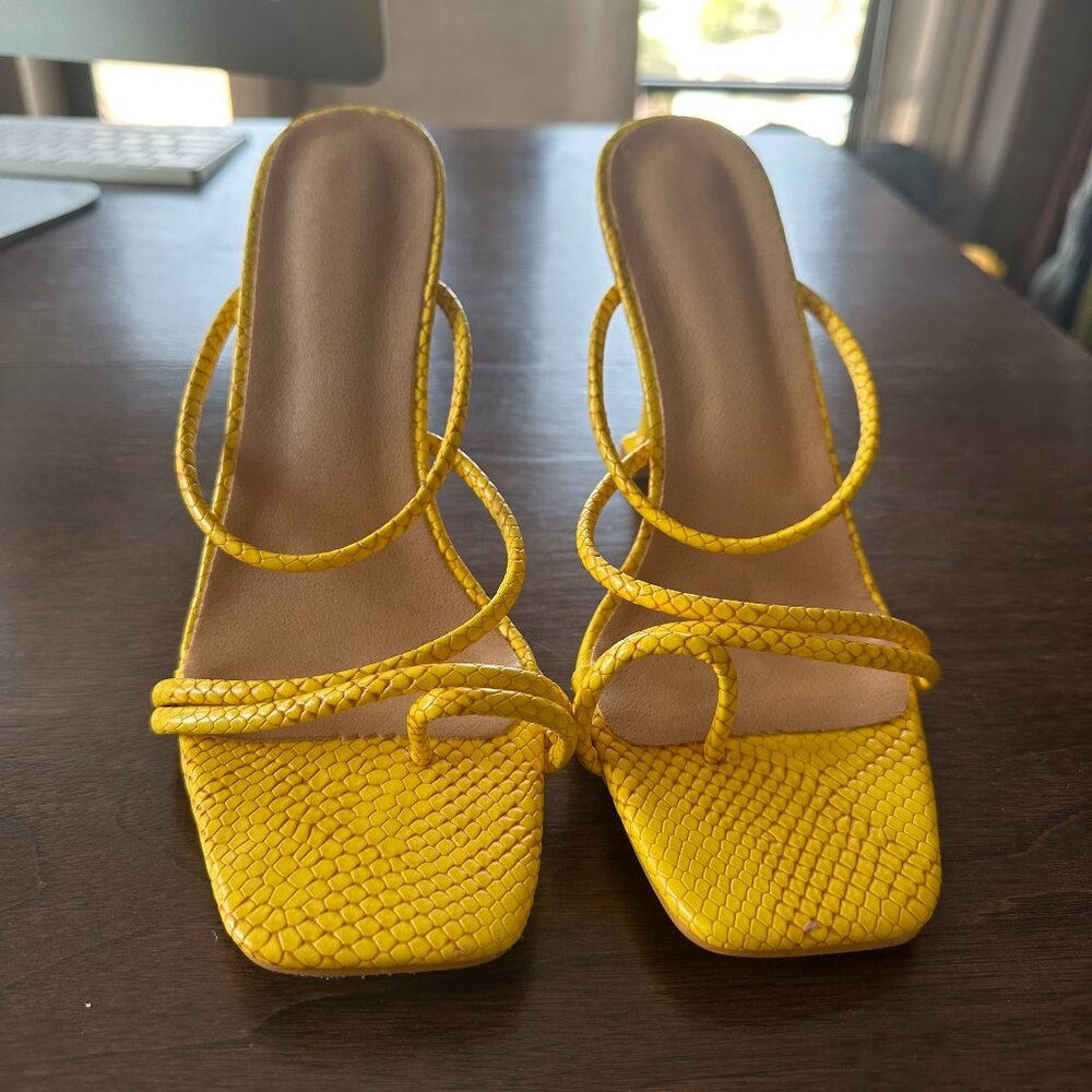 NWOT Yellow Strappy Mules